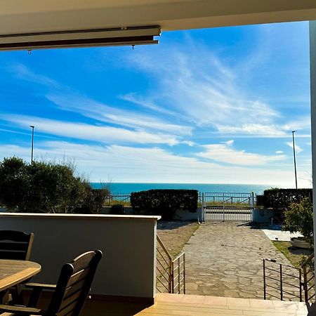 Edo House Anzio - Beachfront - Fronte Mare - Affittacamere Екстер'єр фото