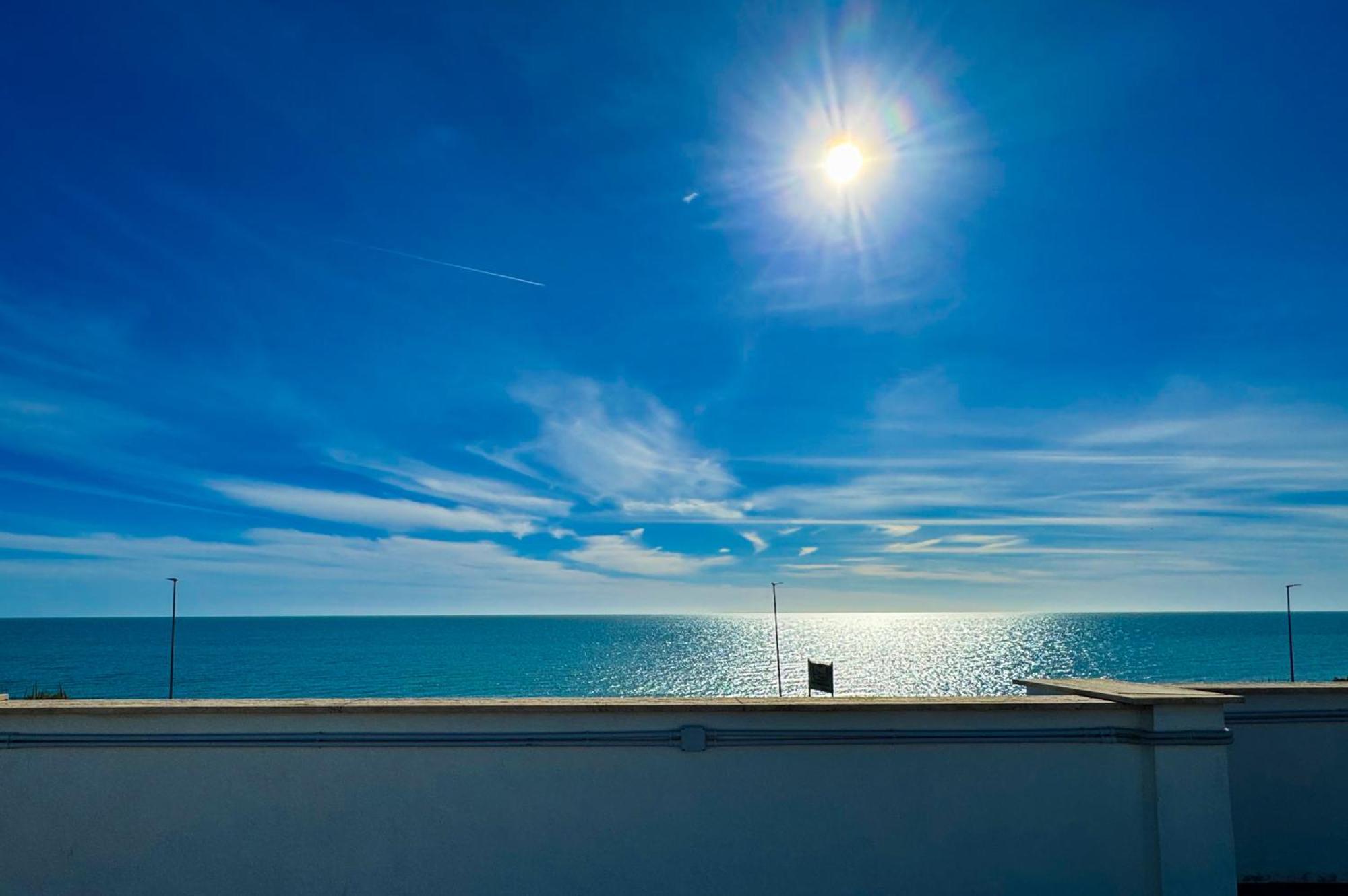 Edo House Anzio - Beachfront - Fronte Mare - Affittacamere Екстер'єр фото