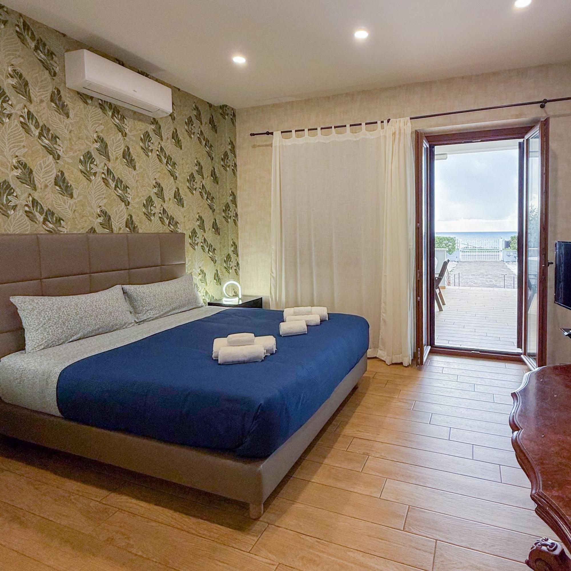 Edo House Anzio - Beachfront - Fronte Mare - Affittacamere Екстер'єр фото