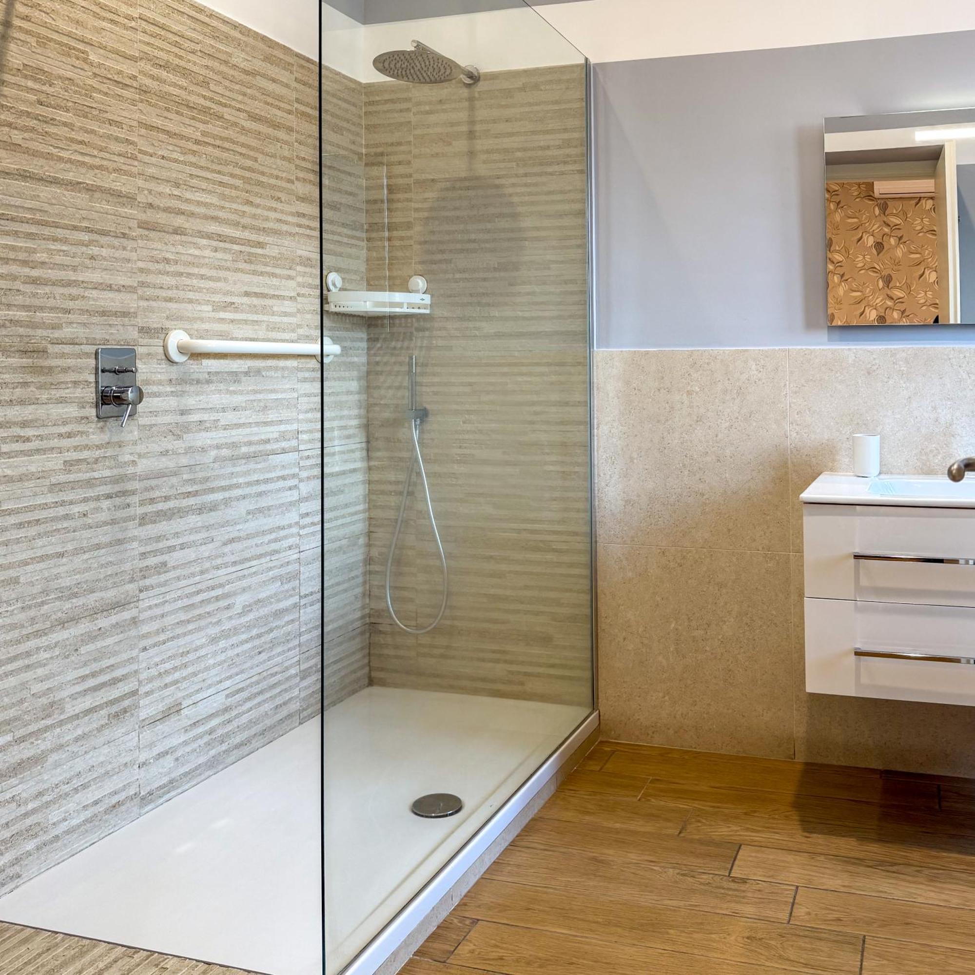 Edo House Anzio - Beachfront - Fronte Mare - Affittacamere Екстер'єр фото